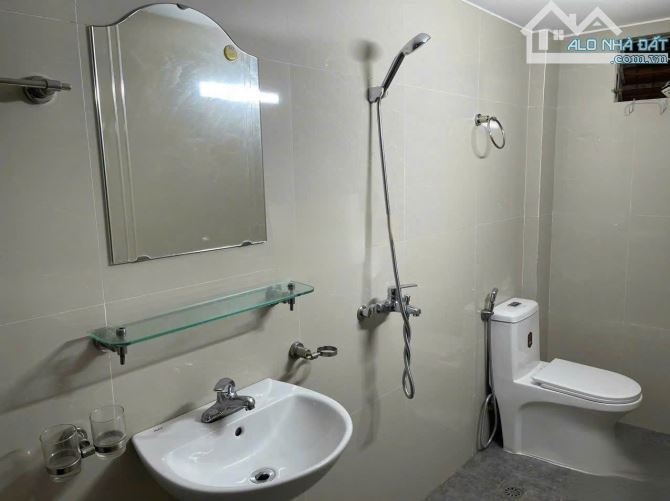 Cho thuê nhà ngõ Chùa Hà dt 30mx 4 tầng, 3 ngủ, 14tr/th - 2