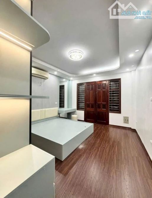 NHÀ ĐẸP CỔ LINH-AEON LONG BIÊN 6 TẦNG -THANG MÁY XỊN-NỘI THẤT CAO CẤP-Ô TÔ CHỈ CÁCH 10M. - 2
