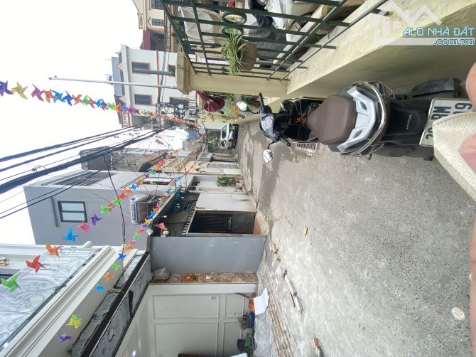 Bán nhà Phú Thượng_ Ciputra- DT 70m2 x 7 Tầng- Gara ô tô