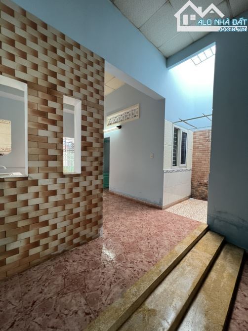MT Nguyễn Văn Quá vị trí siêu đẹp, 2 tầng, DT: 7x38m, HĐ thuê 45triệu/th, giá 25 tỷ TL - 2