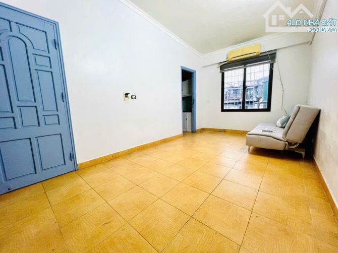 HIẾM! TT HOÀNG NGỌC PHÁCH-TT ĐỐNG ĐA-36M2-LÔ GÓC-Ô TÔ ĐỖ-HIẾM NHÀ BÁN-CHỈ 3.3 TỶ - 2