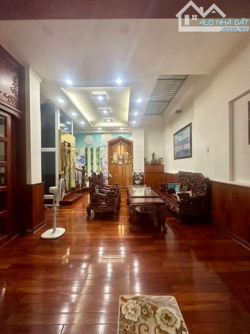 🔥Biệt thự cao cấp 5 tầng - Mặt Tiền đường Khuông Việt - mà giá chỉ bằng trong hẻm.