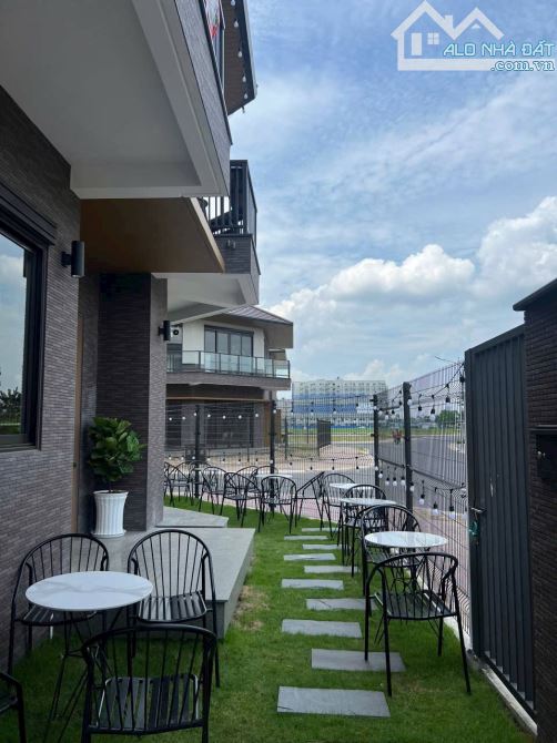 BIỆT THỰ GÓC VIEW HỒ CẢNH QUAN 4,3Ha KDC NAM LONG - 2