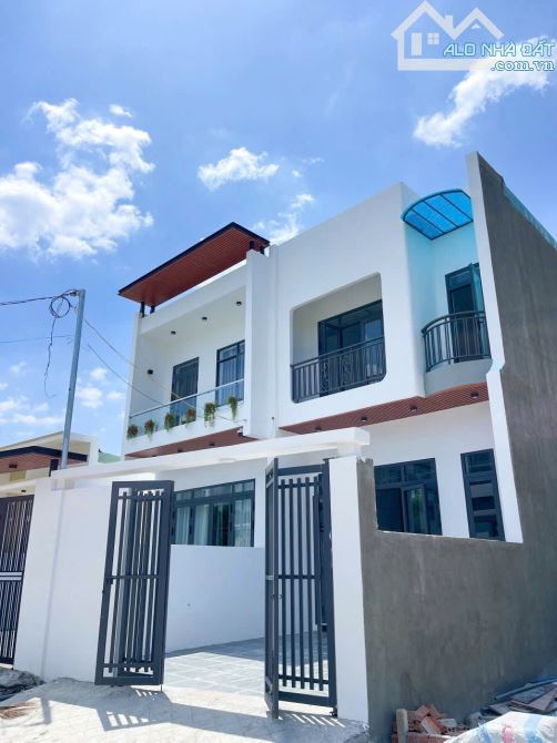 Hạ giá 100 triệu bán lỗ căn nhà lầu giá còn 1tỷ 990tr. Sổ riêng thổ cư - 2
