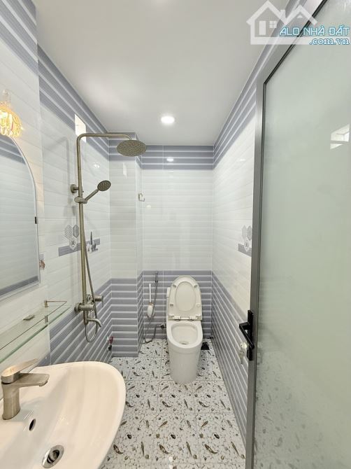 Bán nhà hẻm xe hơi quận 3 - giá 5,5 tỷ trệt, 3 lầu - 2