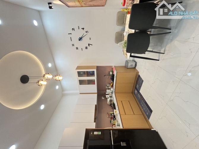 BÁN NHÀ HUỲNH VĂN BÁNH - PHÚ NHUẬN - NHÀ 2 TẦNG - GẦN 50M2 - FULL NỘI THẤT - CHỈ 6,x TỶ - 2