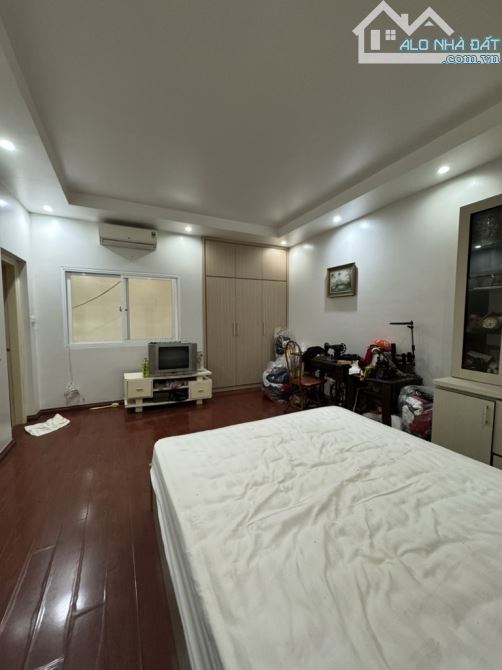 Bán Nhà Phố Lạc Trung - HBT - Gara Ô Tô - Dân Trí Cao - 2