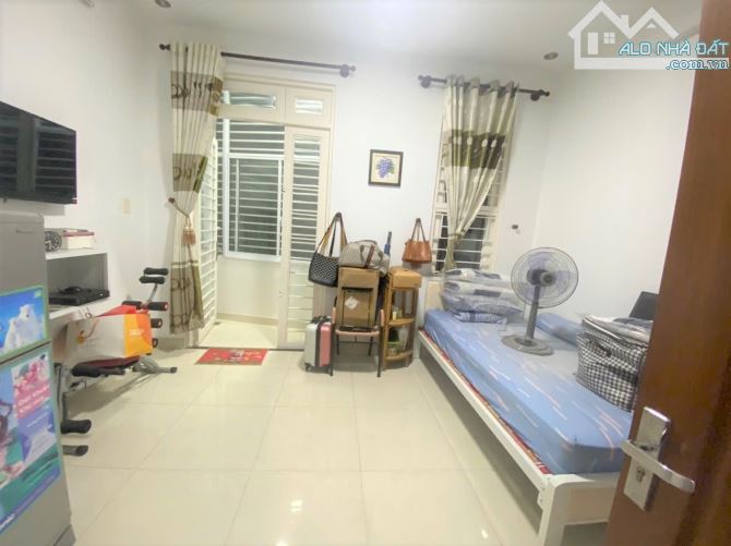 BÁN NHÀ TRẦN VĂN THÀNH, QUẬN 8 - 61M2, 4 TẦNG, NỞ HẬU, 6 TỶ 7 - 2