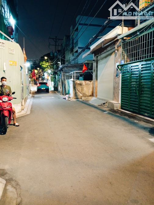 Bán Nhà Quận 7_Chuyên Dùng 9_125M2+C4,Ngang 5.7M;Dài 22M,Đường Nhựa 4M,SHR,KQH,Chỉ 9.Tỷ TL - 2