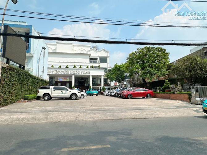 Bán nhà vườn nghỉ dưỡng DT khủng 1.226m2 MT 26m đường rộng 16m gần Nguyễn Văn Quá 66 tỷ. - 2