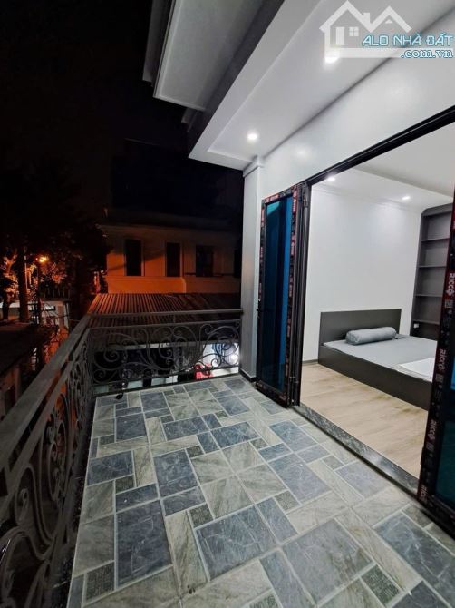 NHÀ MỚI ĐẸP TẠI PHỐ NAM DƯ - LĨNH NAM - HOÀNG MAI SỔ 35M 5 TẦNG FULL NỘI THẤT GIÁ 5,55 TỶ - 3