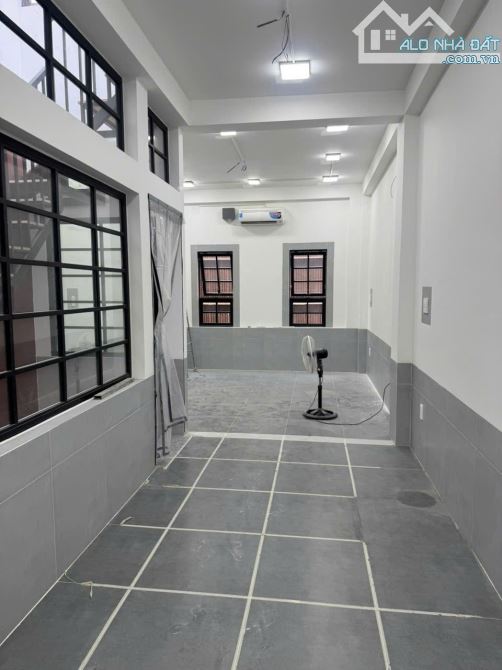 NHÀ 1TRỆT 1LẦU 4X19M 2PN 2WC SÂN ĐẬU OTO MẶT TIỀN GẦN CHỢ HIỆP BÌNH - 3