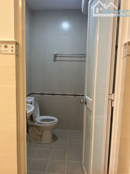 Cần bán căn hộ chung cư Cao Ốc Bình Đông Xanh 557 Bến Bình Đông, Phường 13, Quận 8, diện - 3