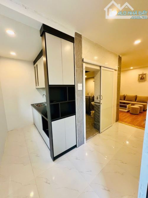 Tập thể Hoàng Ngọc Phách tầng 4 (70m, 3pn,2vs,pk) mới tinh, chỉ việc xách Vali vàoở - 3