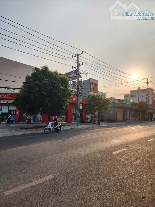 7Tỷ200__158m2__Nhà mặt tiền ĐT743A, MT kinh doanh đối diện Phú Hồng Thịnh 10__gần QL1K - 3