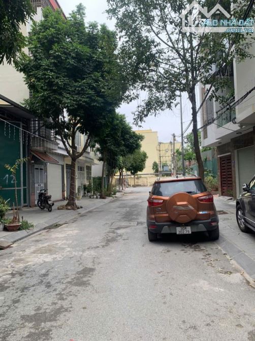 NHỈNH 10 TỶ NHÀ THANH AM - LONG BIÊN - DÂN XÂY 4 TẦNG GARA OTO - NGÕ THÔNG BÀN CỜ - 3