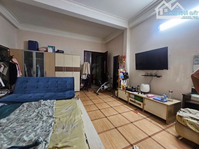 MT ĐẮT ĐỎ Nhất Q8 Cung Đường Rất Hiếm Nhà Bán Dương Quang Đông 5x20m 4Tầng Chỉ hai mốt Tỷ - 3