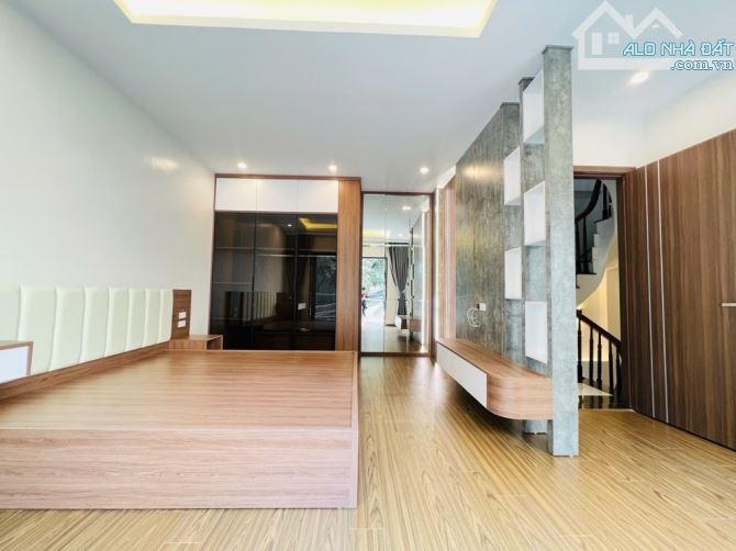 NHÀ ĐẸP HOÀNG MAI   NHÀ ĐẸP - LÔ GÓC Ô TÔ 4 CHỖ QUA NHÀ - FULL NỘI THẤT - Ở NGAY. DT 35M2 - 3