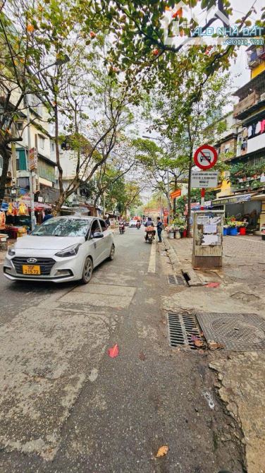 HIẾM! TT HOÀNG NGỌC PHÁCH-TT ĐỐNG ĐA-36M2-LÔ GÓC-Ô TÔ ĐỖ-HIẾM NHÀ BÁN-CHỈ 3.3 TỶ - 3