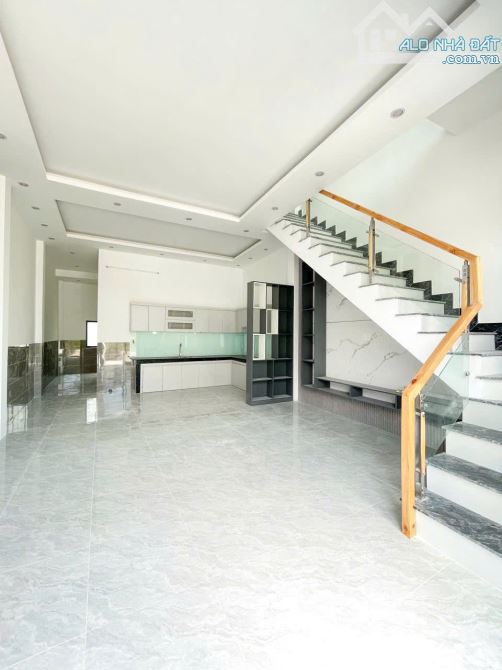 Hạ giá 100 triệu bán lỗ căn nhà lầu giá còn 1tỷ 990tr. Sổ riêng thổ cư - 3