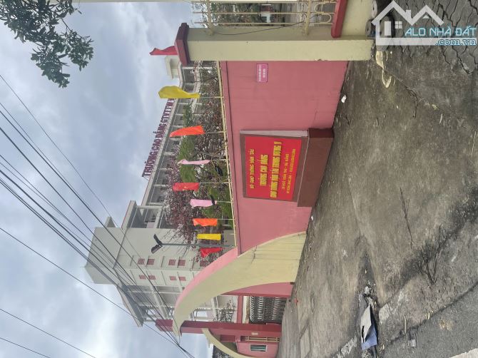 Chủ đi nước ngoài cần bán gấp 2 lô mặt tiền Ngô Xuân Thu giá 2tỷ350 - 3