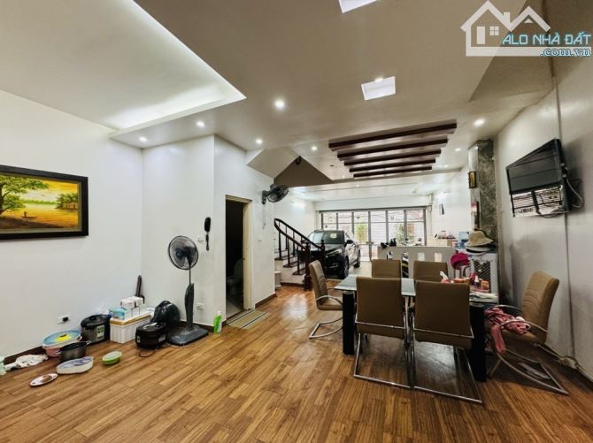 Bán Nhà Phố Lạc Trung - HBT - Gara Ô Tô - Dân Trí Cao - 3