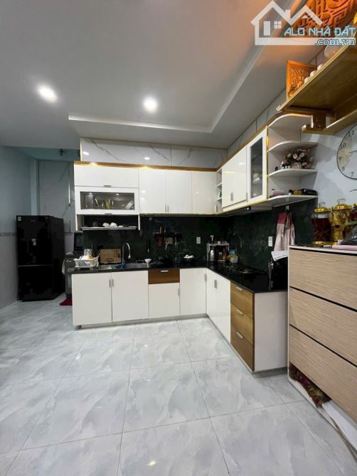 BÁN NHÀ 1T1L HOÀN CÔNG PHƯỜNG BỬU HOÀ TP BIÊN HOÀ. DT:52M2. DTSD: 100M2. GIÁ: 2TỶ2 - 3