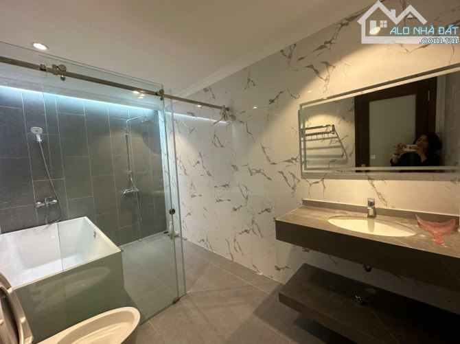 Tòa Văn Phòng đẳng cấp- Phố Nguyễn Khang-Cầu Giấy-80m2-7 tầng-5m mặt tiền- 32,8 tỷ - 3
