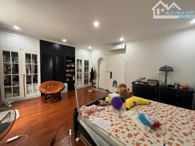 PHÂN LÔ PHÙNG CHÍ KIÊN - QUẬN CẦU GIẤY - GARA - 2 Ô TÔ TRÁNH  - 101M X 4 TẦNG - MT 6.7M - 3