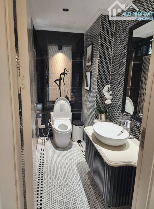 Mặt phố Yên Lạc, Hai Bà Trưng, ôtô tránh, sổ nở hậu, 7T thang máy 100m2 - mt gần 5m. - 3