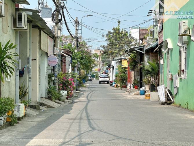 Bán nhà vườn nghỉ dưỡng DT khủng 1.226m2 MT 26m đường rộng 16m gần Nguyễn Văn Quá 66 tỷ. - 3