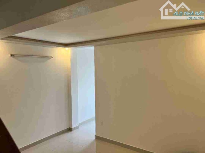NHÀ ĐẸP 3 TẦNG KIÊN CỐ VÀO Ở NGAY – Ô TÔ ĐỖ CỬA – ĐƯỜNG 6M ÔNG ÍCH KHIÊM – NHỈNH 6 TỶ - 3