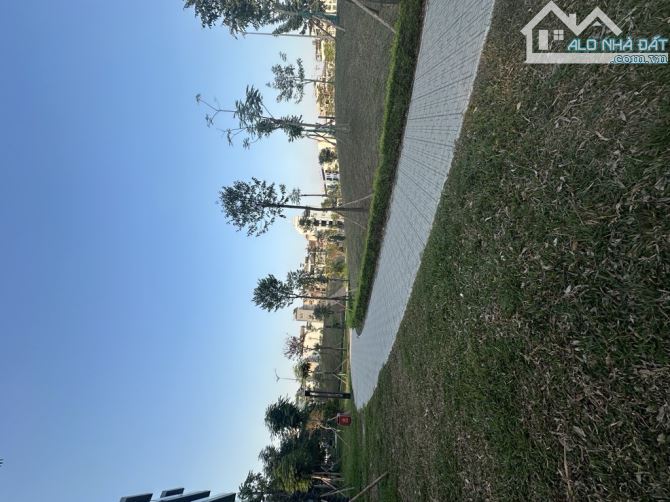 Bán đất Ngọc Thuỵ 330m2, mt15,3m - Ôtô đỗ, gần công viên - Xây ở,phân lô,đầu tư - 150tr/m2 - 4