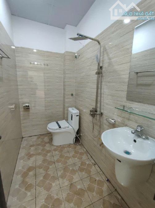 BÁN GÂP NHÀ PHƯỢNG ĐỒNG, NHÀ MỚI, Ô TÔ ĐỖ CỬA, 45M2X3T, MT 4M-NHỈNH 3 TỶ- - 4