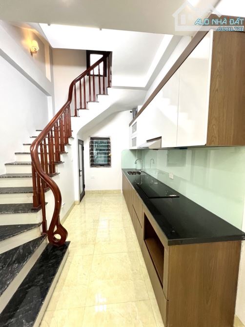 ĐỀN LỪ-NGÕ THÔNG-NHÀ MỚI LÔ GÓC- Ô TÔ ĐỖ CỔNG-34m NHỈNH 6 TỶ - 4