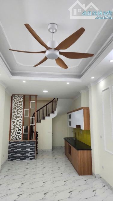 HIẾM, CĂN NHÀ TRUNG TÂM QUẬN CẦU GIẤY 39M X MT 4M, Ô TÔ, NGÕ THÔNG HƠN 8tỷ. - 4