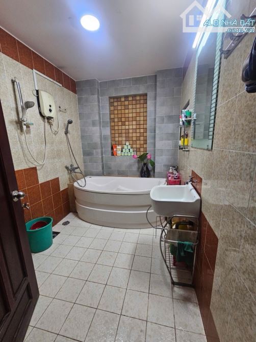 MT ĐẮT ĐỎ Nhất Q8 Cung Đường Rất Hiếm Nhà Bán Dương Quang Đông 5x20m 4Tầng Chỉ hai mốt Tỷ - 4