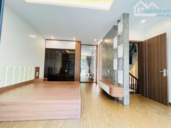 NHÀ ĐẸP HOÀNG MAI   NHÀ ĐẸP - LÔ GÓC Ô TÔ 4 CHỖ QUA NHÀ - FULL NỘI THẤT - Ở NGAY. DT 35M2 - 4