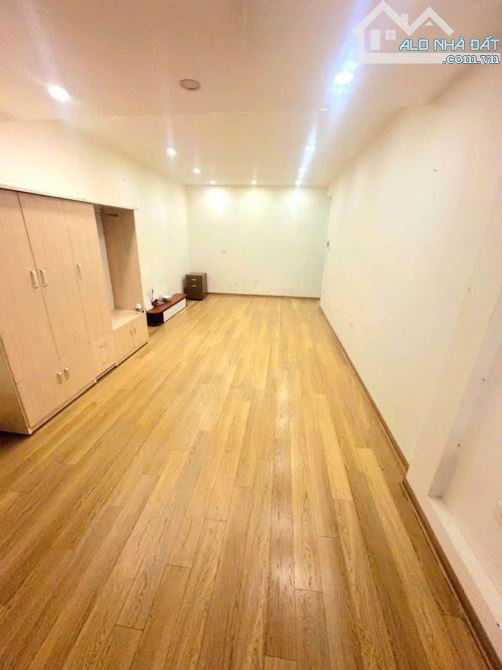 HIẾM QUÁ! TT TRƯỜNG CHINH-TT ĐỐNG ĐA-65M2-VIEW MẶT PHỐ-2 NGỦ-NHÀ ĐẸP- CHỈ 2.62 TỶ - 4