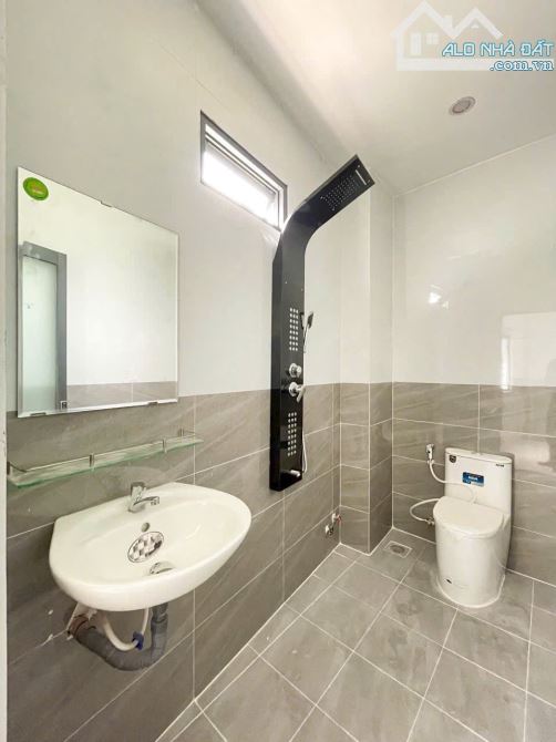 Hạ giá 100 triệu bán lỗ căn nhà lầu giá còn 1tỷ 990tr. Sổ riêng thổ cư - 4