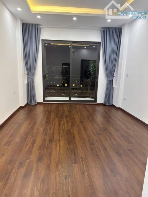Đỉnh nhất ngõ Thịnh Quang, Đống Đa - 50m², 5 tầng, oto, hiện đại - Giá 11.5 tỷ - 4