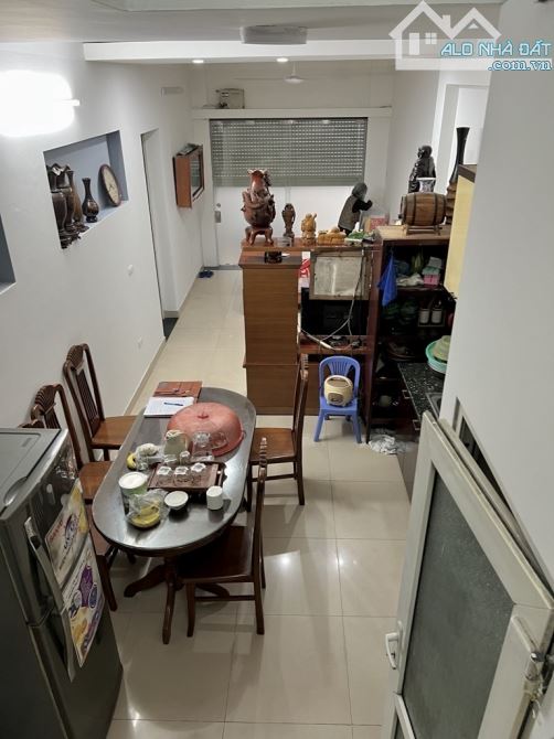 BÁN GẤP NHÀ NGỌC LÂM- LÔ GÓC-70m2-MT 5,6M- 3 Mặt thoáng chỉ 9,7Tỷ Tl - 4