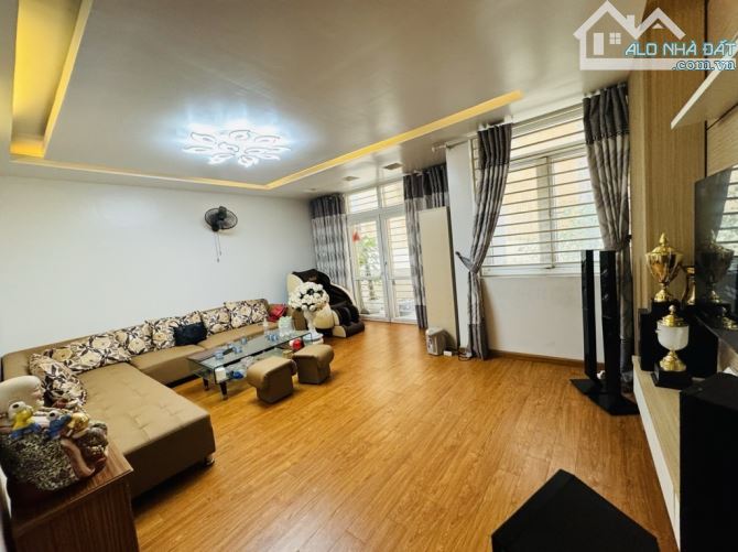 Bán Nhà Phố Lạc Trung - HBT - Gara Ô Tô - Dân Trí Cao - 4