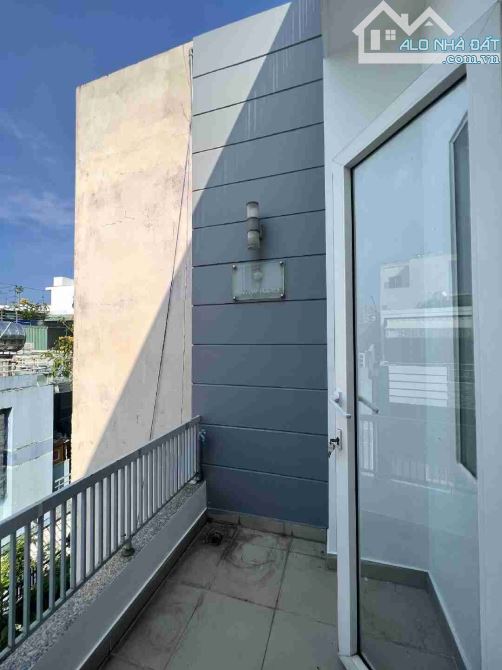 NHÀ ĐẸP 3 TẦNG KIÊN CỐ VÀO Ở NGAY – Ô TÔ ĐỖ CỬA – ĐƯỜNG 6M ÔNG ÍCH KHIÊM – NHỈNH 6 TỶ - 4