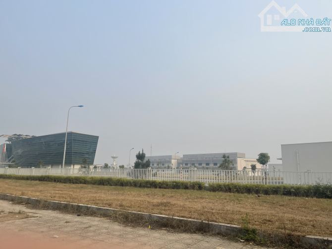 Hơn 2 tỷ 70m đất nền Hoà Lạc full thổ cư trục chính view hồ Vĩnh viễn, đại học FPT - 5