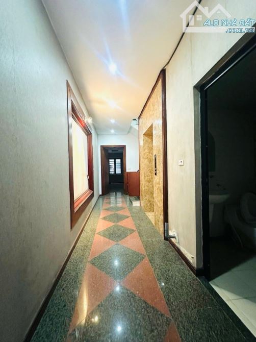 SIÊU PHẨM-LINH LANG- DT 100m-7 TẦNG THANG MÁY - MT 4,5m-GIÁ  48,5 TỶ  HAI THOÁNG TRƯỚC SAU - 5