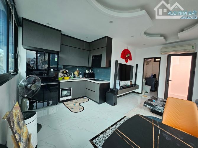 BẤN NHÀ MẶT PHỐ HOÀNG NGỌC PHÁCH ĐỐNG ĐA 43m 4 TẦNG MẶT TIỀN 5.1m 17 TỶ - 5