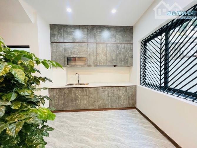 NHÀ ĐẸP HOÀNG MAI   NHÀ ĐẸP - LÔ GÓC Ô TÔ 4 CHỖ QUA NHÀ - FULL NỘI THẤT - Ở NGAY. DT 35M2 - 5