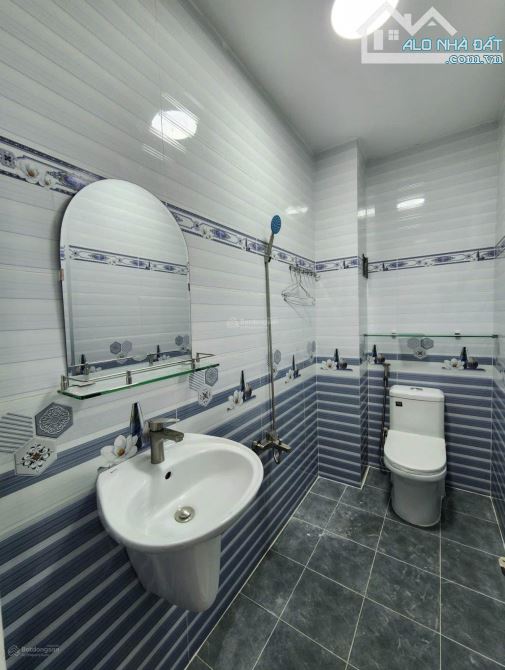 CHỦ ĐI ĐỊNH CƯ BÁN NHÀ ĐƯỜNG CAO ĐẠT, P1, QUẬN 5. GIÁ 4,42 TỶ -DT 65,76M2 - CHO THUÊ 18TR. - 5