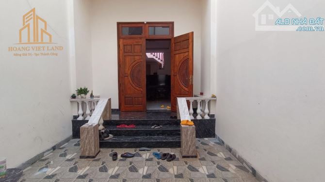 Cần bán nhà mặt tiền đường Phạm Văn Đồng - ngay ngã 3 Hòa Bình- Kinh doanh tốt. Nhà xây dự - 5